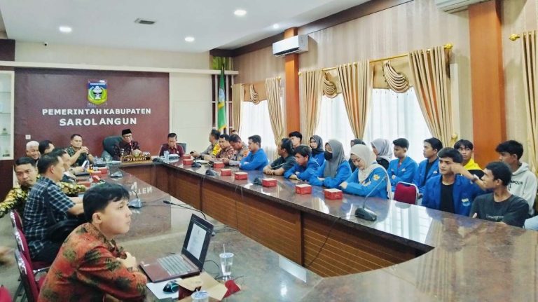 PJ Bupati Sarolangun Bahri Sambut Unras Mahasiswa PMII Sarolangun, Sebut Lelang Jabatan Sesuai Aturan