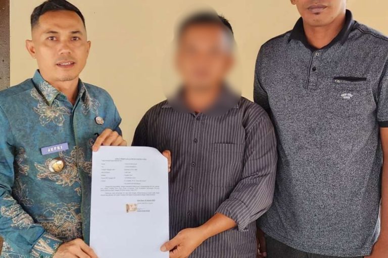 Camat Pauh Jupri Terima Surat Pengunduran Diri TS Dari Jabatan Kades Seko Besar