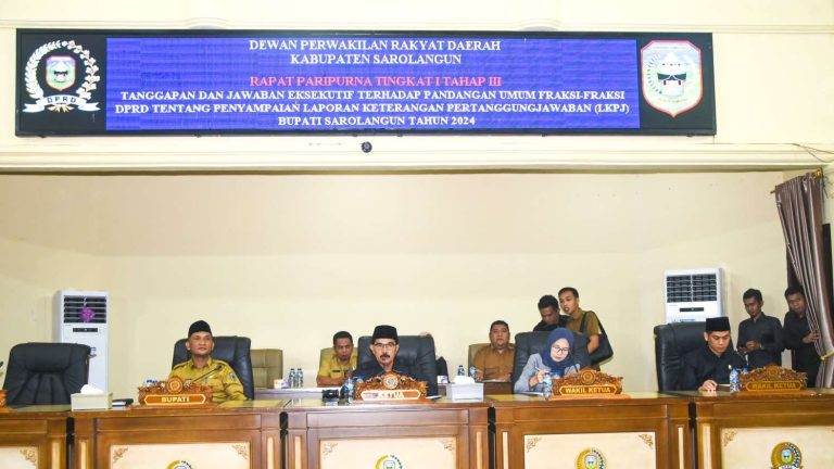 Rapat Paripurna Pandangan Umum Fraksi DPRD  Tentang Penyampaian LKPJ Bupati Sarolangun Tahun 2024